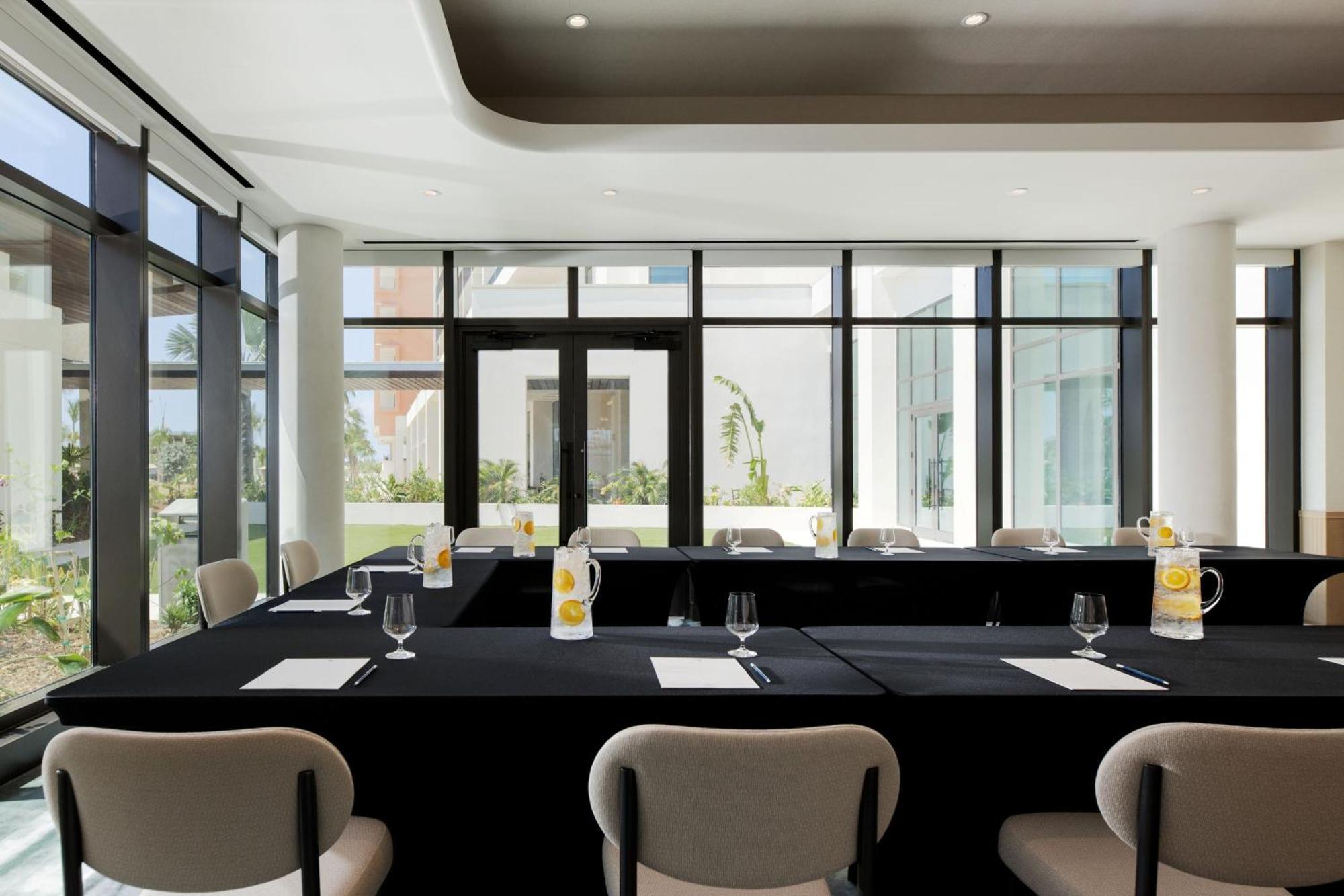Hotel Indigo Grand Cayman By Ihg West Bay Extérieur photo