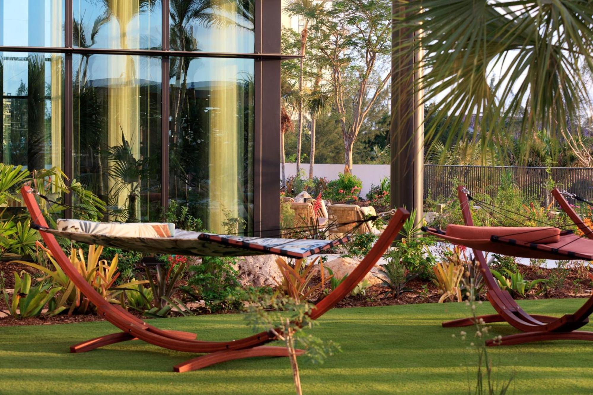 Hotel Indigo Grand Cayman By Ihg West Bay Extérieur photo